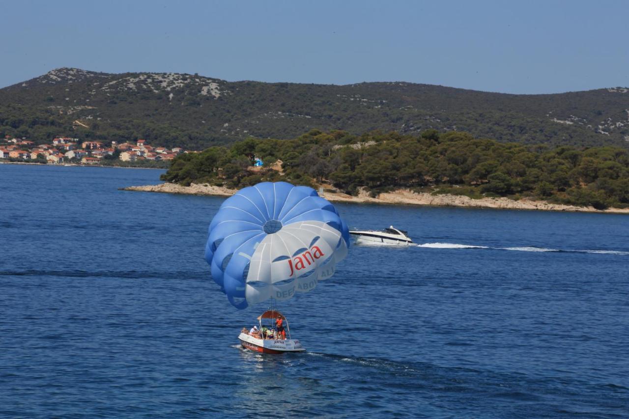 Ilirija Resort Hotel Kornati ビオグラード・ナ・モル エクステリア 写真