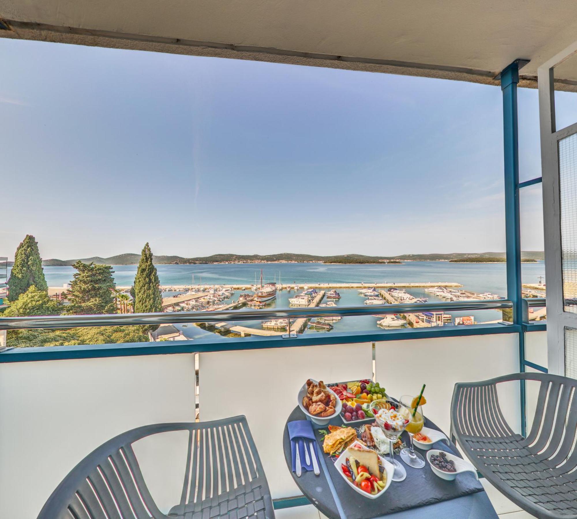 Ilirija Resort Hotel Kornati ビオグラード・ナ・モル エクステリア 写真