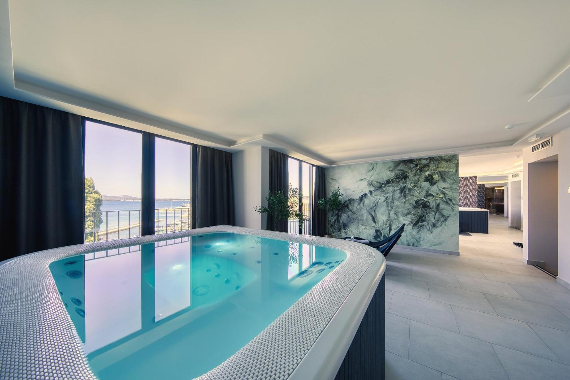 Ilirija Resort Hotel Kornati ビオグラード・ナ・モル エクステリア 写真